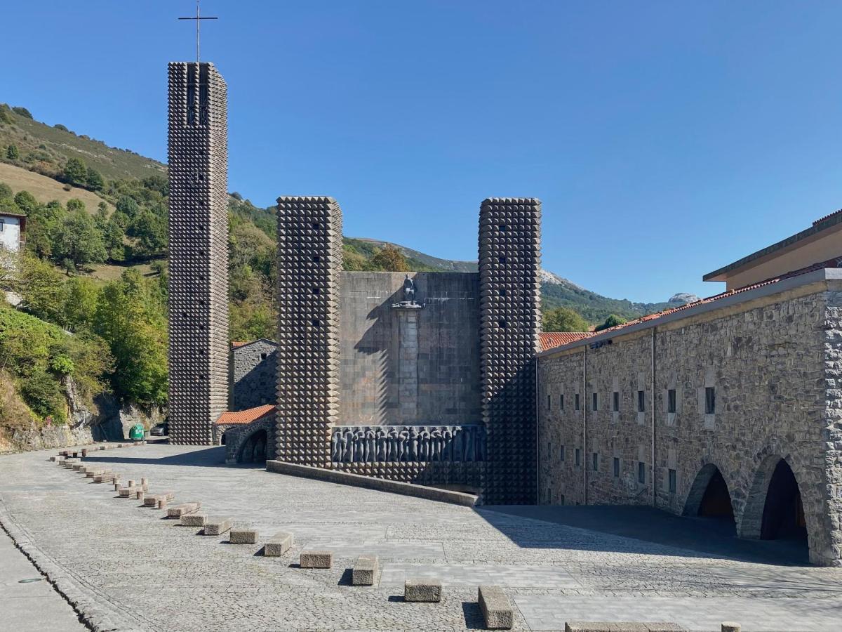 Iraipe Santuario De Arantzazu Hotel Onate Bagian luar foto