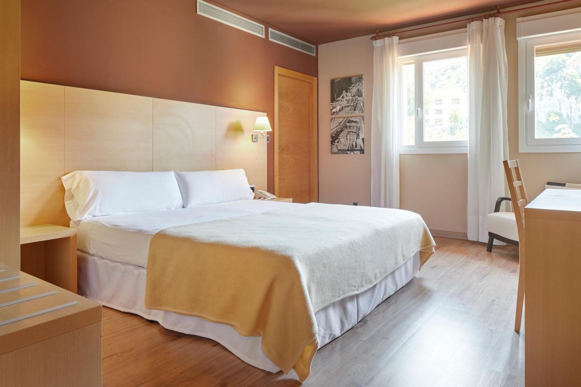 Iraipe Santuario De Arantzazu Hotel Onate Bagian luar foto